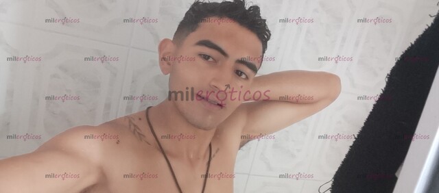 FOTOS DE UNIVERSITARIO MORENO CON BUEN CUERPO Y MUCHA ENERGÍA SEXUAL ACTIVO
