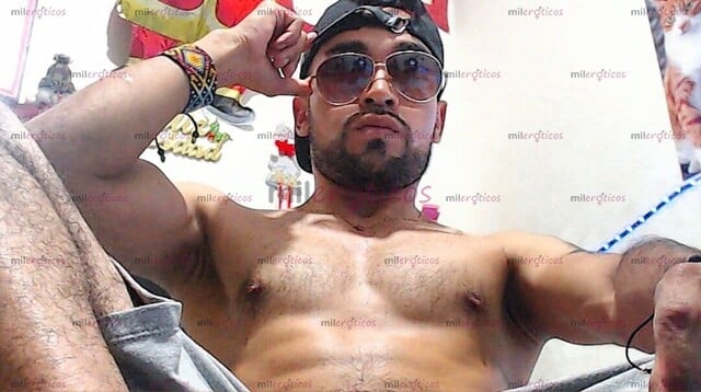 FOTOS DE HOMBRE CANDENTE DISPUESTO A CUMPLIR TUS MEJORES FANTASÍAS SEXUALES MENTE ABIERTA