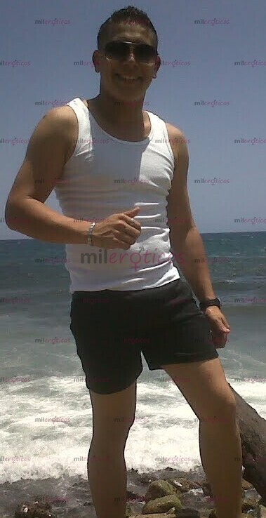 FOTOS DE JOVEN ARRECHO DOTADO DISPUESTO 24 HORAS LLAMA PAPI ACÁ ESTÁ TUACHO