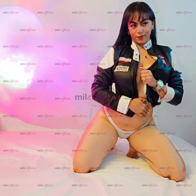 FOTOS DE UNA DULCE MUJER APASIONADA EXUBERANTE, ARDIENTE