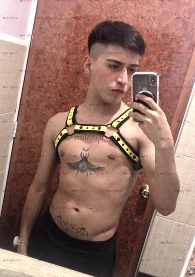FOTOS DE CHICO COMPLACIENTE, TWINK, MORBOSO Y CALIENTE DE CULO Y VERGA.