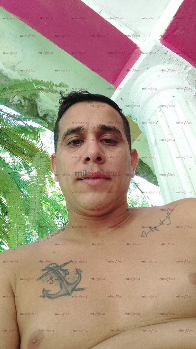 FOTOS DE HOMBRE RECIEN LLEGADO VERGON VARONIL DISPUESTO A COMPLCERTE