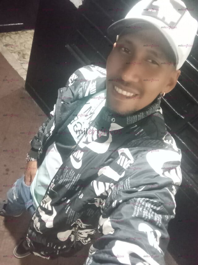 FOTOS DE SOY MORENO BIEN CARISMÁTICO BUEN PERFIL ME CONSIDERO AMABLE PERO MI MENTE ES MOR