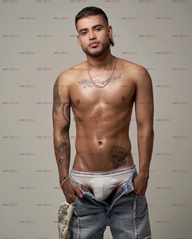 FOTOS DE COLOMBIANO ACTIVO DOMINANTE CON VERGA XL LLENA DE LECHE PARA TI