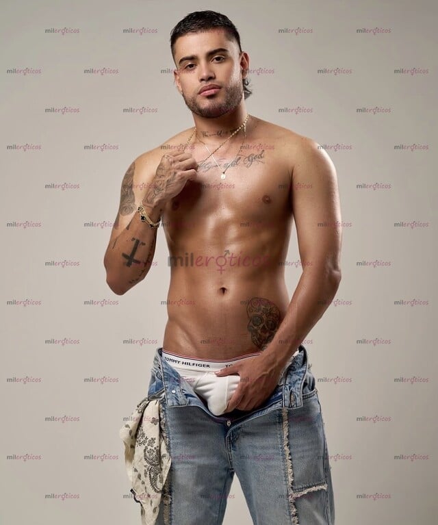 FOTOS DE COLOMBIANO ACTIVO DOMINANTE CON VERGA XL LLENA DE LECHE PARA TI