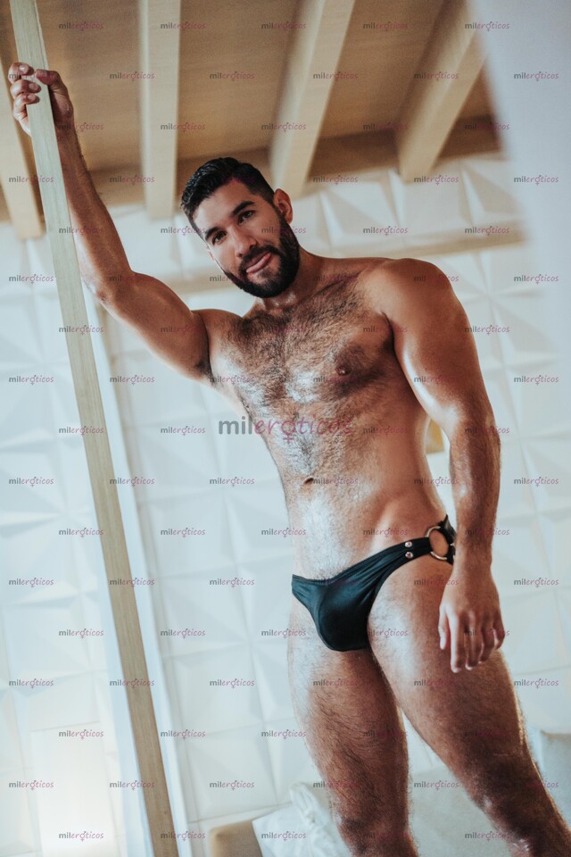 FOTOS DE TAPATÍO ALTO Y VELLUDO, DOMINANTE, VERGON 23CM Y MUY FIESTERO