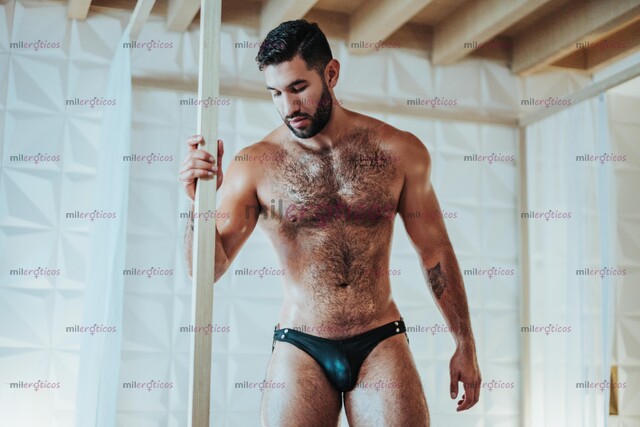 FOTOS DE TAPATÍO ALTO Y VELLUDO, DOMINANTE, VERGON 23CM Y MUY FIESTERO