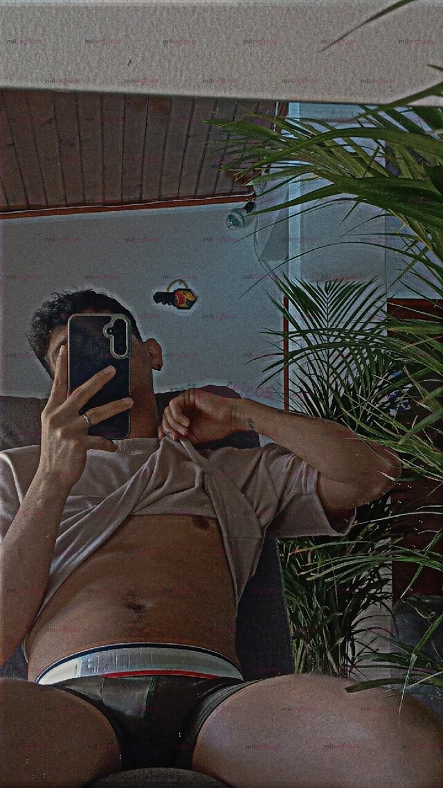 FOTOS DE JOVEN VERGON, VERSATIL DE 24 AÑOS, DISPUESTO A DARTE PLACER