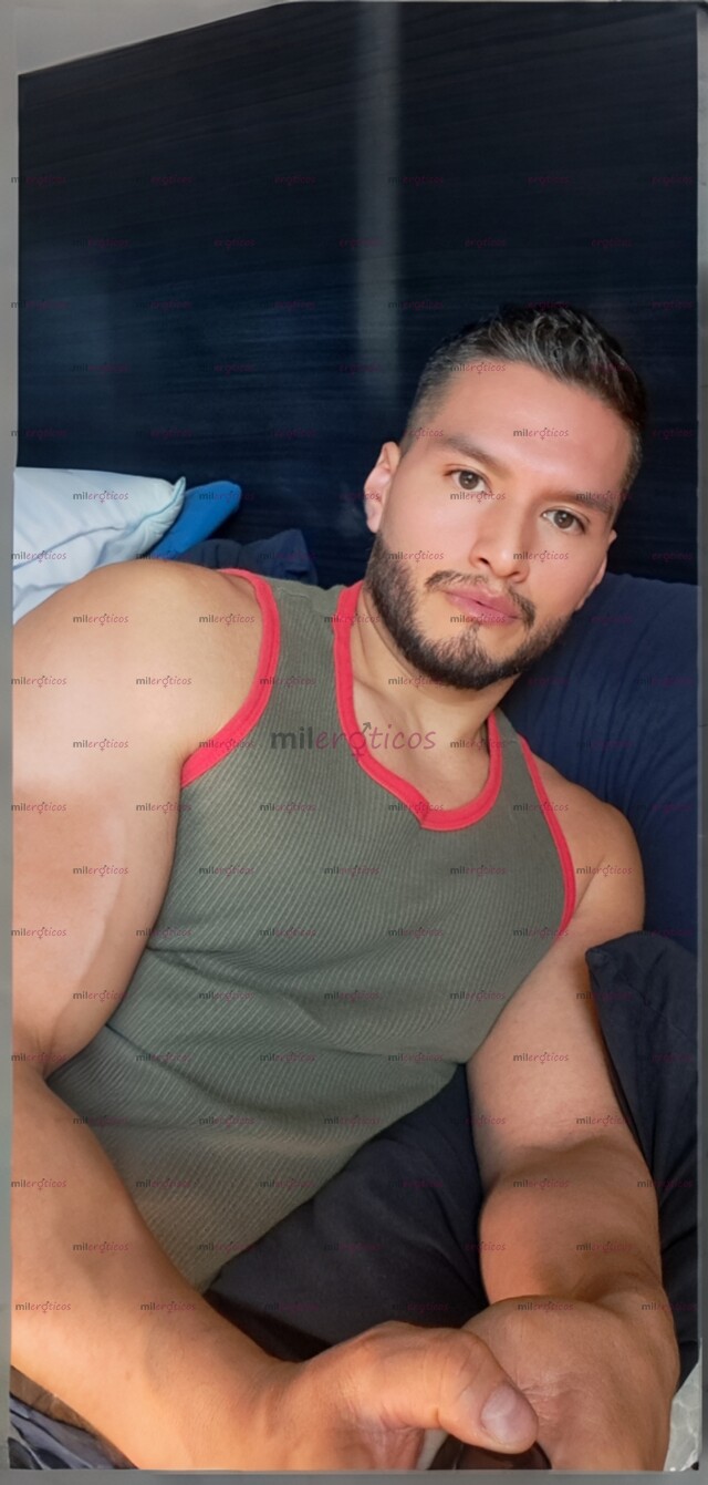 FOTOS DE ATRACTIVO MODELO XXL ECUATORIANO. EN CDMX.