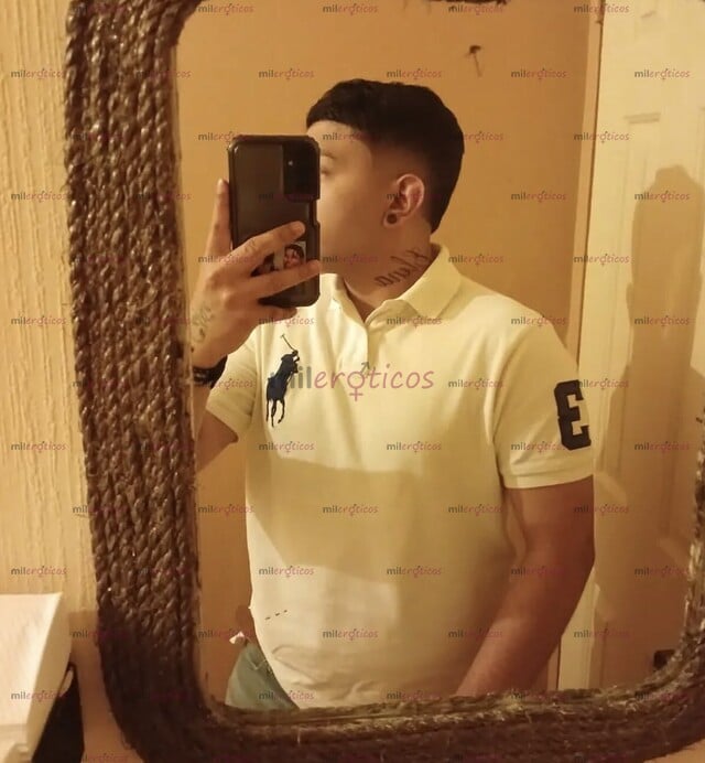 FOTOS DE JOVEN MASCULINO Y MUY CALIENTE LISTO PARA COMPLACER TUS IDEAS