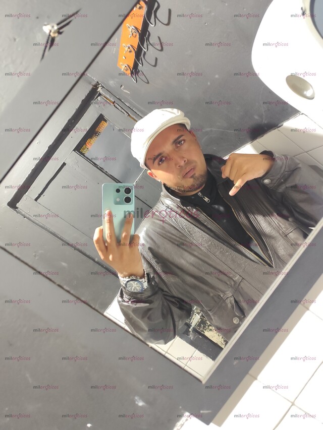 FOTOS DE HOLA COSITAS RICAS SOY DARWIN DISPONIBLE PARA BRINDARLES UN EXCELENTE SERVICIO