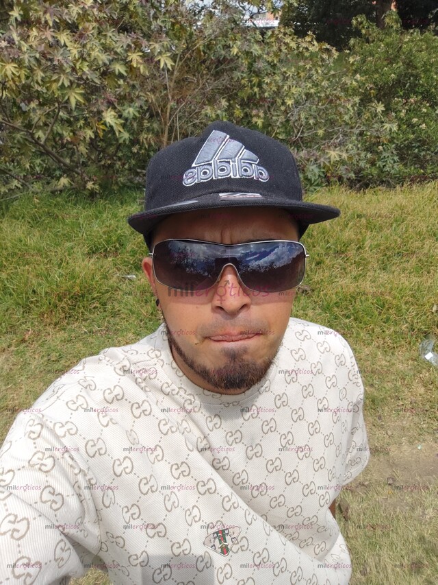 FOTOS DE HOLA COSITAS RICAS SOY DARWIN DISPONIBLE PARA BRINDARLES UN EXCELENTE SERVICIO