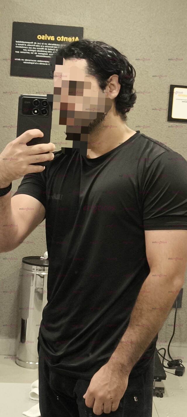 FOTOS DE HOMBRE MUY DELGADO Y DE BARBA, MIDO 1.70M