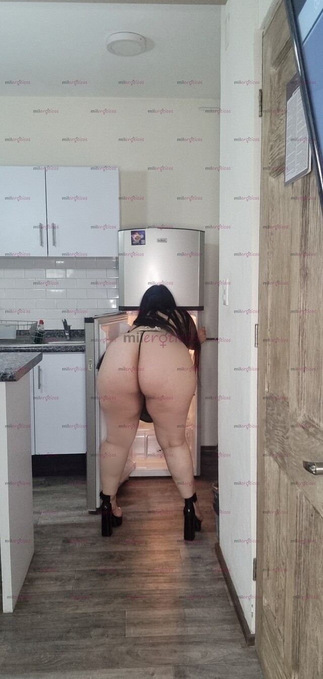 FOTOS DE VEN A PROBAR MIS ENORMES NALGAS, DISFRUTA UN RICO BAILE ERÓTICO UN FESTÍN