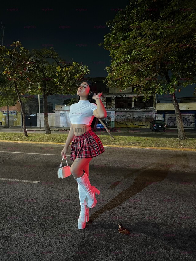 FOTOS DE CANDENTE, LISTA PARA SER TU PUTITA