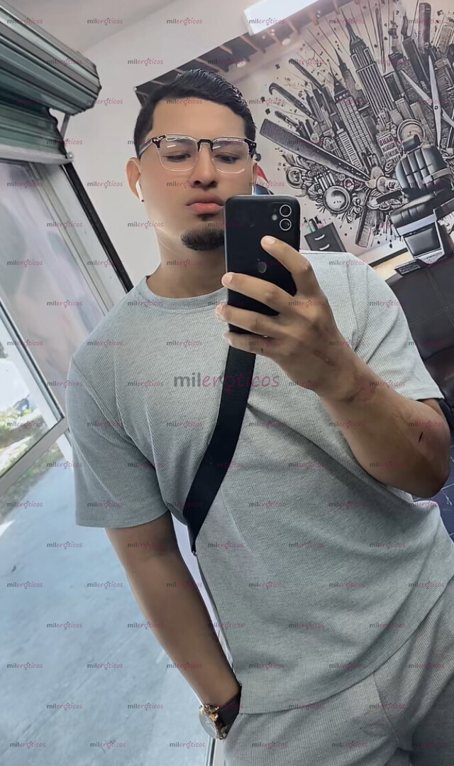 FOTOS DE UN CHICO GUAPO CON BUEN CUERPO, Y MUY AMABLE