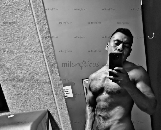 FOTOS DE CACHONDO MORENO, MAMADO, PELUDO, NALGÓN Y VERGÓN SOLO PARA MUJERES SOLTERAS
