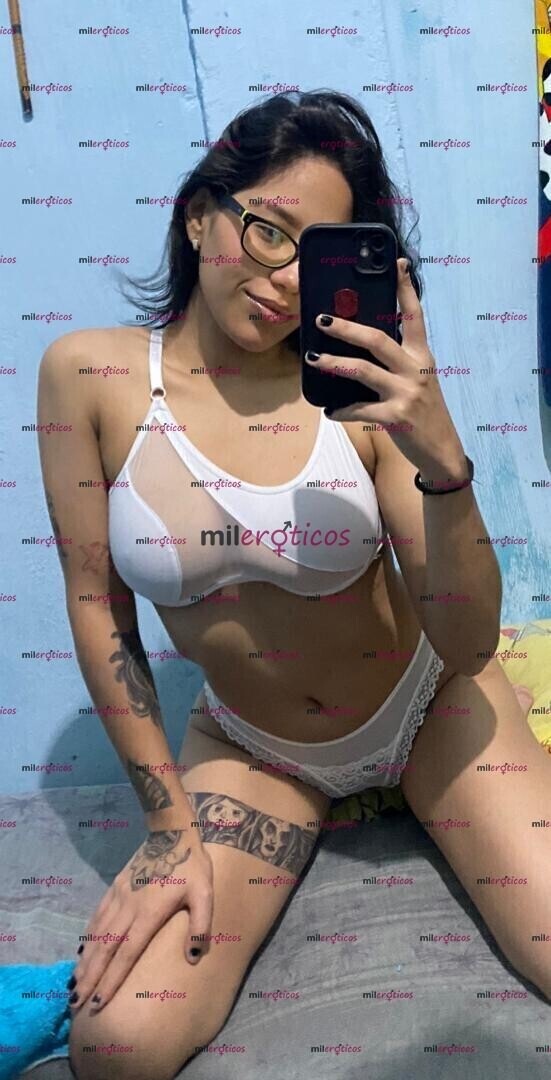 FOTOS DE HOLA PAPI SOY BRENDA UNA WERITA DISPUESTA A QUE LA PASEMOS SUPER RICO..