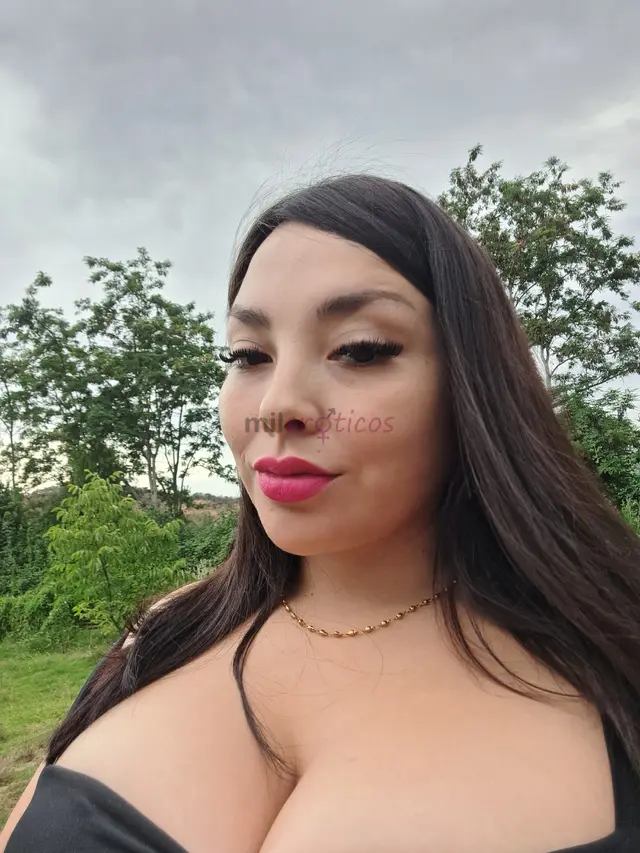 Soy yetzabel tengo 29 anos mido 1 71 mis ojos son grandes y cafe claro tengo mi pelo ondulado negro hasta mas abajo de los hombros tengo muy buenos at...