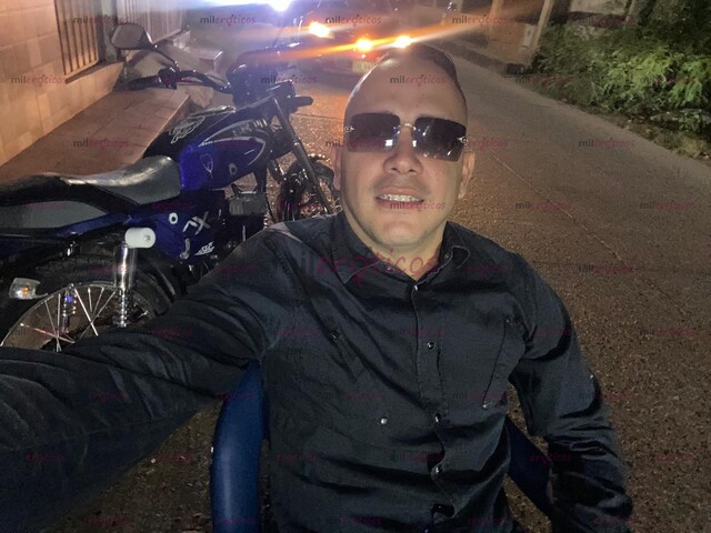 FOTOS DE ULTIMOS DIAS MACHO ACTIVO VERGÓN 23 CENTÍMETROS CURVO PARTE CULO...!!