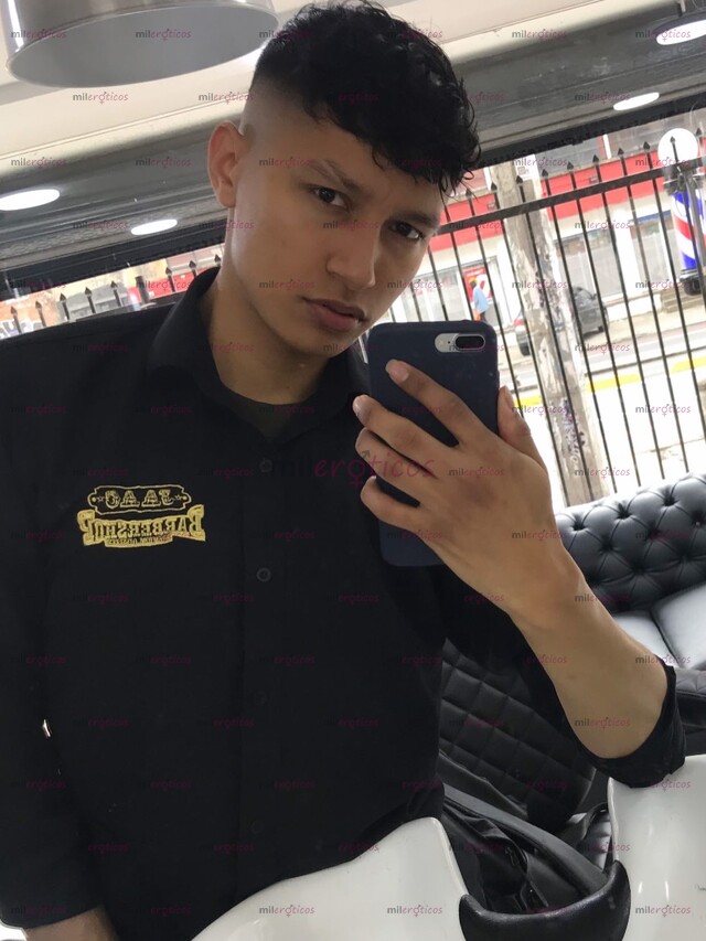 FOTOS DE JOVEN BARBERO A DOMICILIO HOT ACTIVO 22 AÑOS