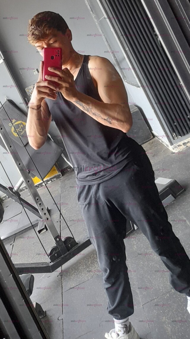 FOTOS DE JOVEN FLACO VERSÁTIL, PASIVO DISCRETO. SERVICIO DISCRETO Y CLANDESTINO.