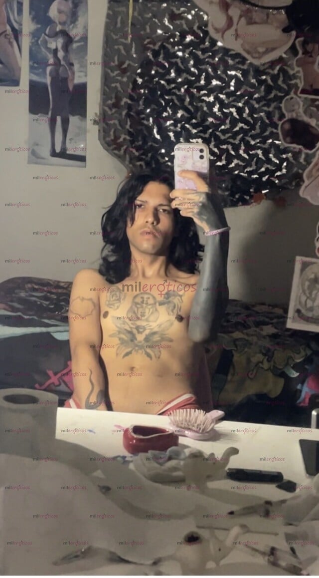 FOTOS DE ESTUDIANTE TATUADO, VERGÓN , FLACO, DOMINANTE Y ANDRÓGINO