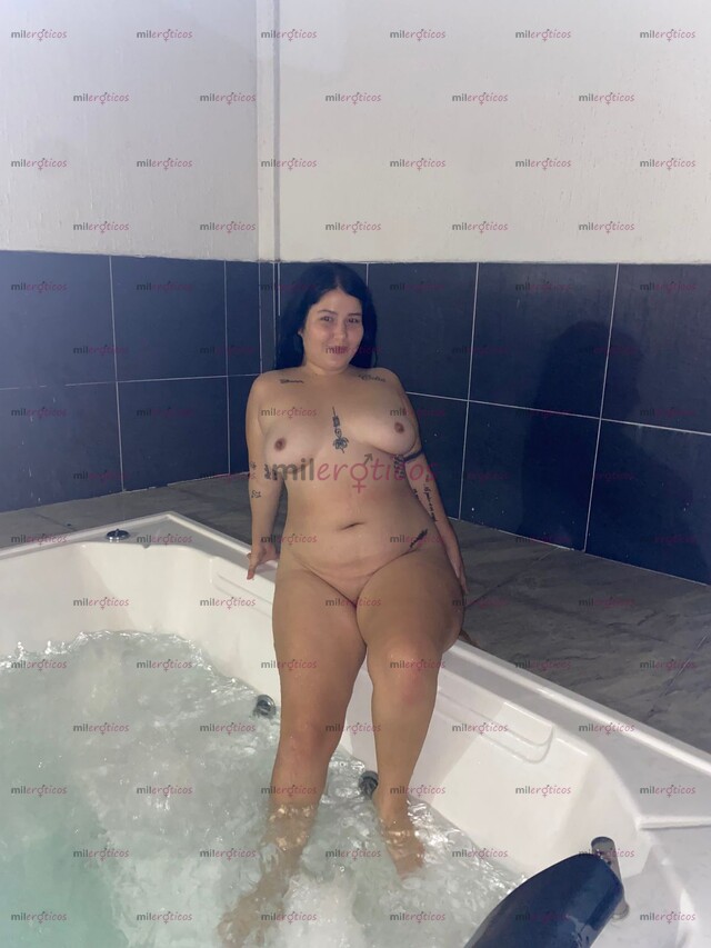 FOTOS DE DIVINA VOLUPTUOSA ESTEFANY DE 18 AÑITOS JOVENCITA NUEVA