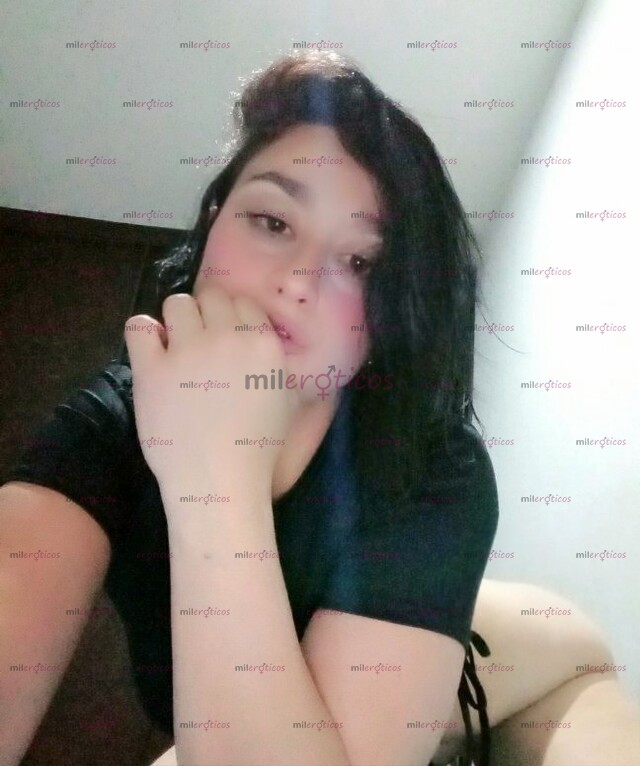 FOTOS DE ITALI : DELICIOSA MUJER COLOMBIANA COMPLACIENTE ESTRECHITA COMPLACIENTE