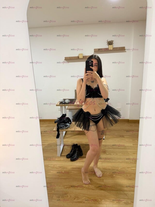 FOTOS DE LINA, JOVENCITA SÚPER CALIENTE CON GANAS DE DIVERTIRME Y CONTENIDO ERÓTICO