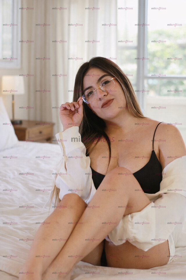 FOTOS DE PETTITE UNIVERSITARIA DISCRETA DE VISITA EN TU CIUDAD