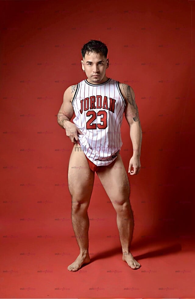 FOTOS DE CHAPARRITO TATUADO, NALGÓN Y BUENA VERGA DISPONIBLE PARA TI