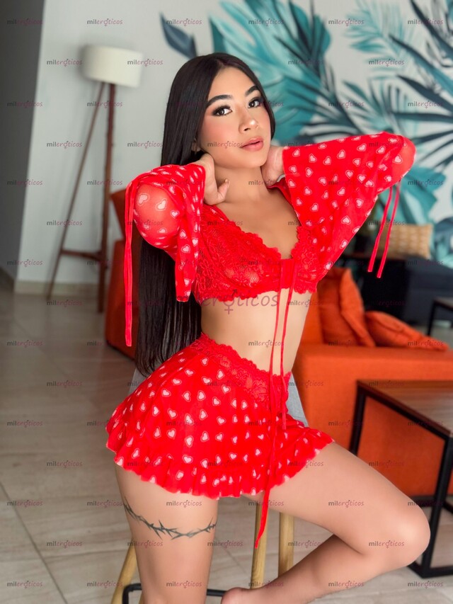 FOTOS DE GLAMUROSA Y DIVERTIDA LISTA PARA COMPLACERTE