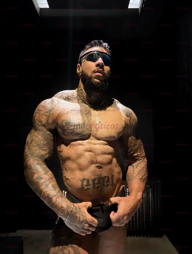 FOTOS DE MUSCULOSO TATUADO VERGON DOMINANTE BARBADO DISPUESTO A CUMPLIR TUS FANTASÍAS