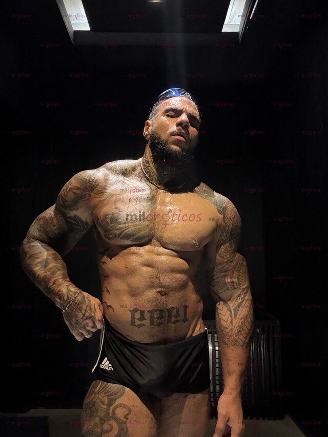 FOTOS DE MUSCULOSO TATUADO VERGON DOMINANTE BARBADO DISPUESTO A CUMPLIR TUS FANTASÍAS