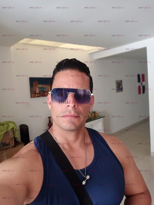 FOTOS DE OSCAR ZALAZAR MASAJISTA PROFESIONAL SHOW DE STRIPPER SEGURIDAD Y PREPARADOFÍSICO