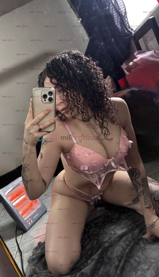 FOTOS DE CHICA PARA GUSTOS EXIGENTES, CON LUGAR PIEL BLANCA Y CABELLO RIZADO