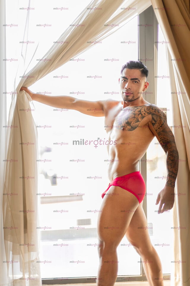 FOTOS DE MAMADO TATUADO MACHO LECHERO 20CM CON DTO