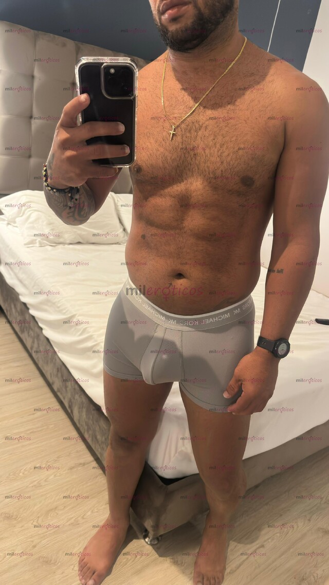 FOTOS DE ACTIVO DOTADO XXL DE PURO PLACER. SIEMPRE DURO PARA ATENDERTE