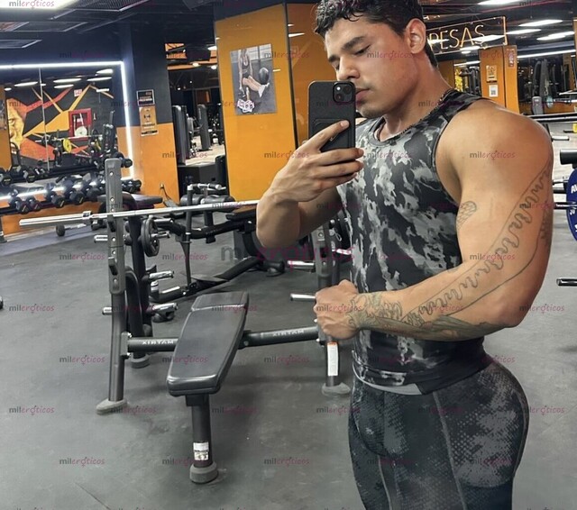 FOTOS DE MARCO MACHO ATLÉTICO MUY CALIENTE DE VISITA EN TU CIUDAD