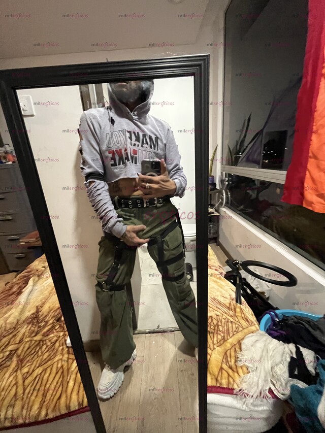 FOTOS DE FEMBOY TATUADO VERSÁTIL COMPLACIENTE LLENO DE FETICHES PARA COMPLACERTE