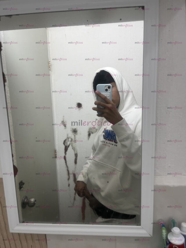 FOTOS DE ACTIVO GUAPO Y VERGON LISTO PARA CUMPLIR TUS FANTASÍAS