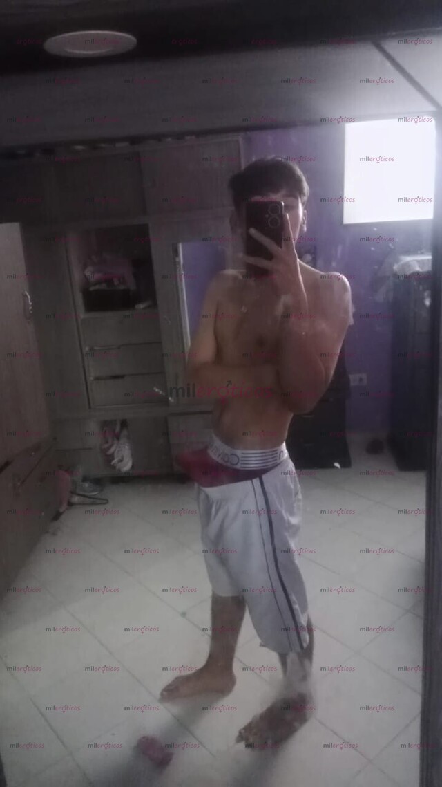 FOTOS DE CHACHONDO DE 18 AÑOS DISPUESTO A TODOS.