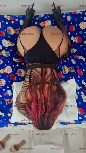 FOTOS DE LA REYNA DE LAS FIESTAS CHICA SUPER FIESTERA Y CALIENTE CON VERGA LECHERA