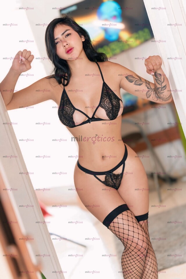 FOTOS DE HERMOSA PELINEGRA NUEVA EN LA INDUSTRIA LISTA PARA ESTRENAR