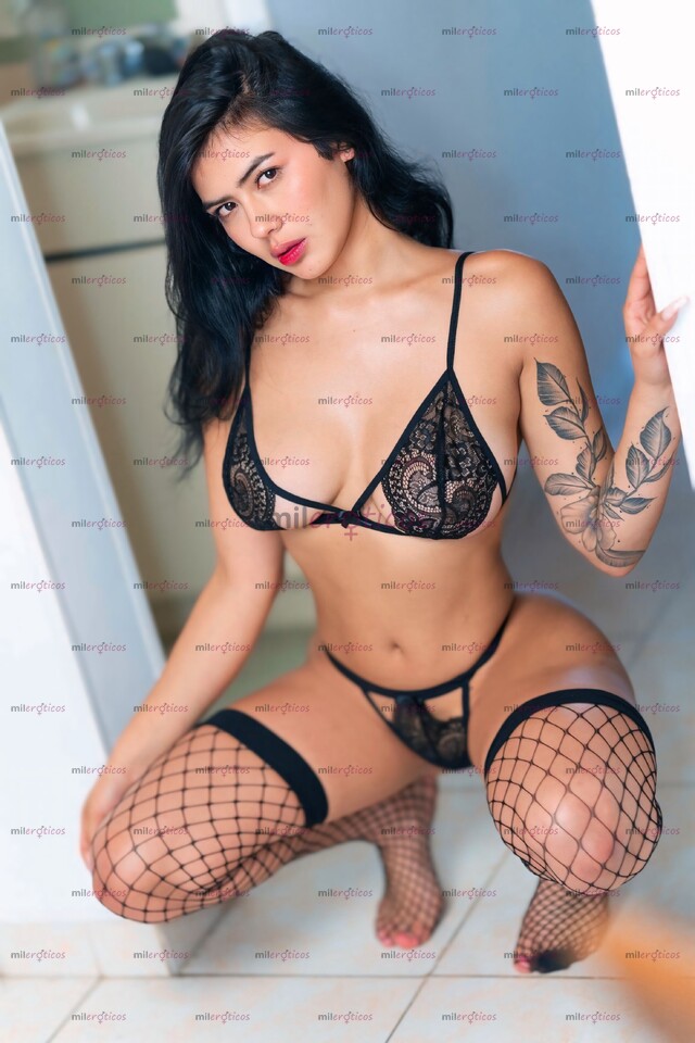 FOTOS DE HERMOSA PELINEGRA NUEVA EN LA INDUSTRIA LISTA PARA ESTRENAR