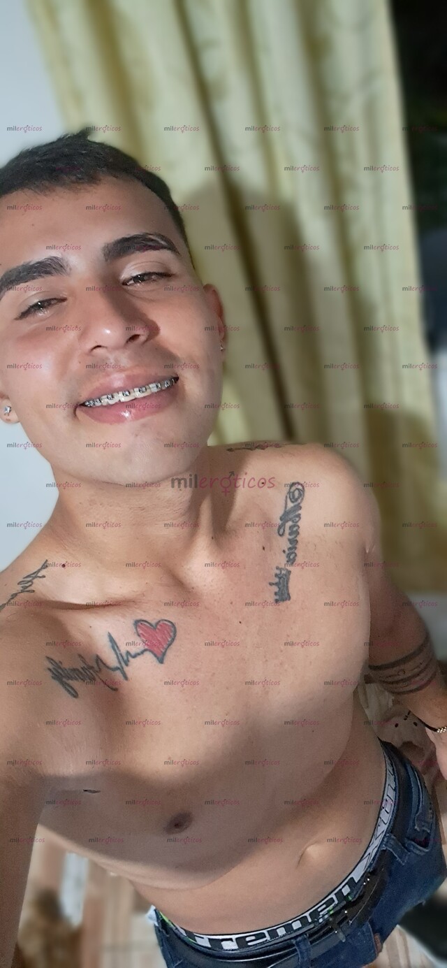 FOTOS DE JOVEN VERGON LLENO DE LECHE PARA BOTAR TODAA