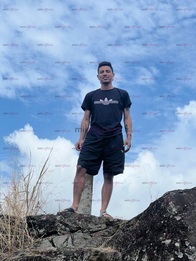 FOTOS DE VIDEOLLAMADA Y PRESENCIAL MORENO LAMPIÑO VERSÁTIL SIN SITIO DE PASO EN LA CIUDAD