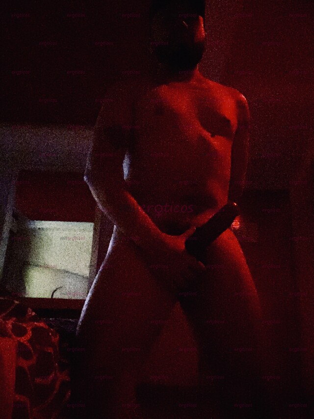 FOTOS DE DE REGRESO JOVEN MORENO BARBÓN CON 20 CM PARA HACERTE GOZAR