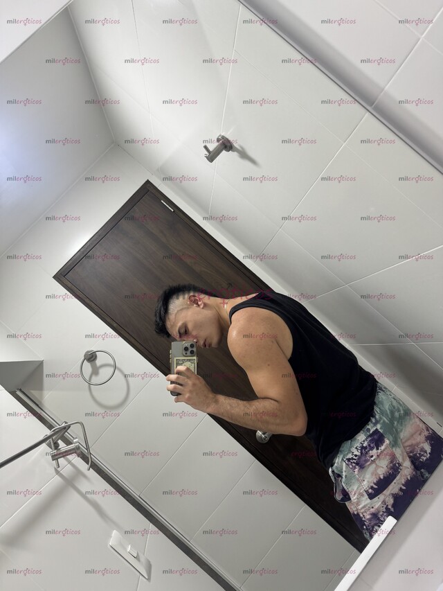 FOTOS DE JOVEN SERIO Y RESERVADO, CALIENTE PARA FOLLAR RICO, COMPLACIENTE